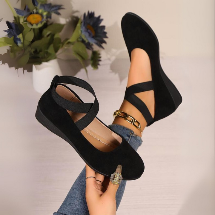 Calerra | Comfort Wedge Flats