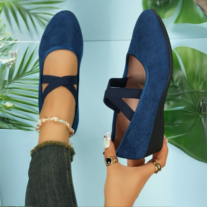 Calerra | Comfort Wedge Flats