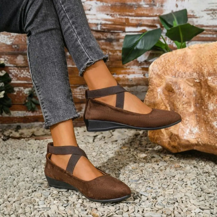 Calerra | Comfort Wedge Flats